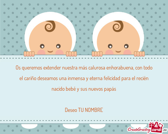 Terna felicidad para el recién nacido bebé y sus nuevos papás